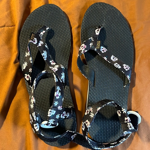 TEVA Sandals - Picture 1 of 1